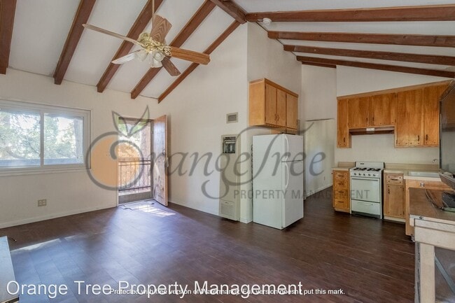 Building Photo - 2 br, 1 bath House - 23796 Skyland Dr.