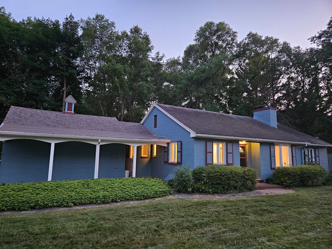Foto principal - 108 Alpine Dr