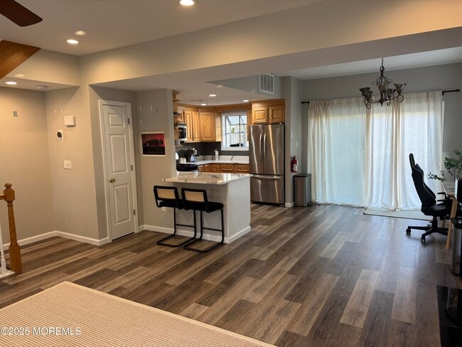 Foto del edificio - 28 Melrose Dr