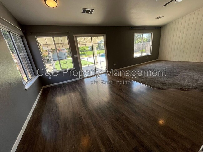 Building Photo - 1408 Fairway Dr