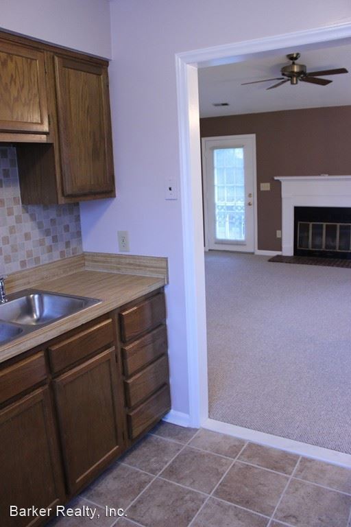 Building Photo - 2 br, 2 bath House - 116 Lake Hollow Circle
