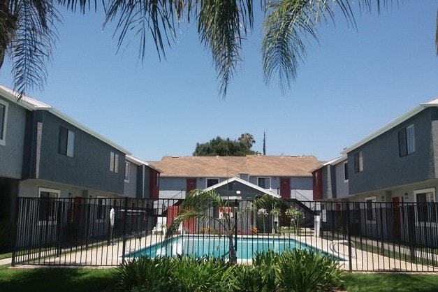 Building Photo - Mountain View Townhomes