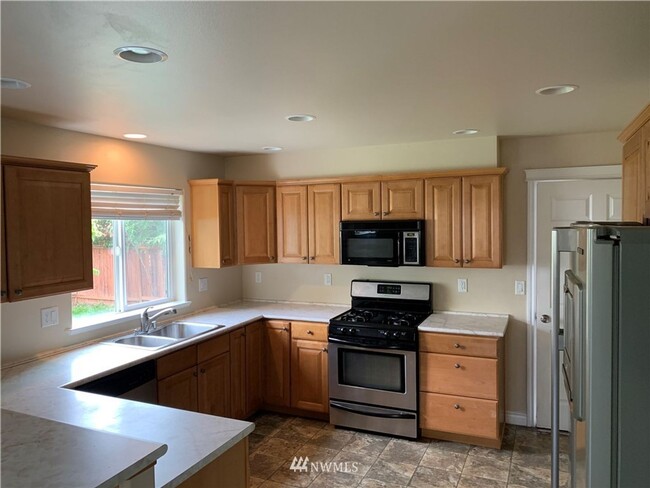 Building Photo - 3 bedroom, 2.5 bath in North Bellingham!