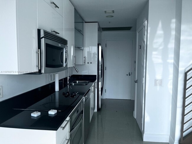 Foto del edificio - 60 SW 13th St