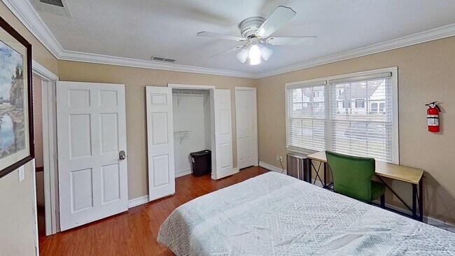 Foto del edificio - 728 Saybrook Cir NW