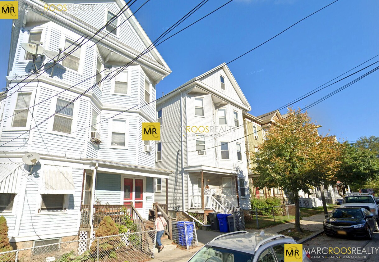 Primary Photo - 68 Calumet St