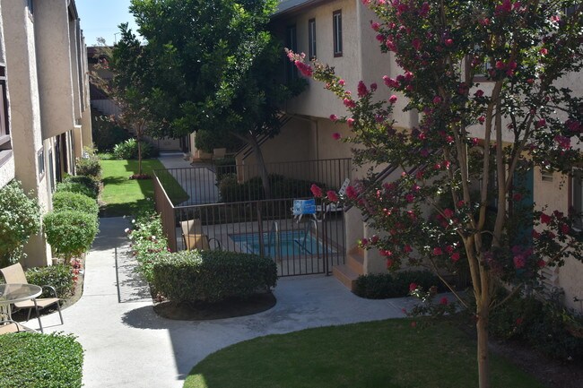 Foto del edificio - 8602 Chapman Ave