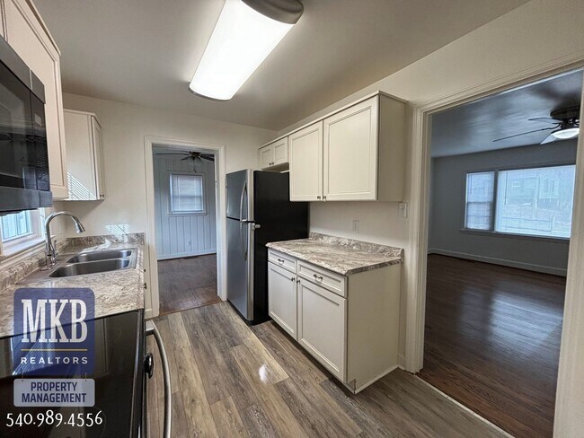 Building Photo - Charming Ranch in SW City