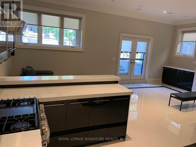 Photo du bâtiment - 270 Hollywood Ave