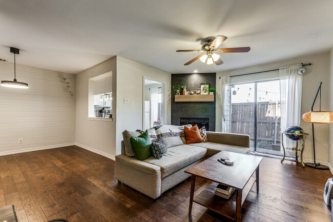 Building Photo - 14800 Enterprise Dr
