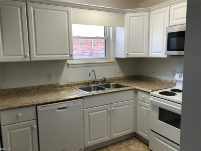 Foto principal - 625 Lake Dr
