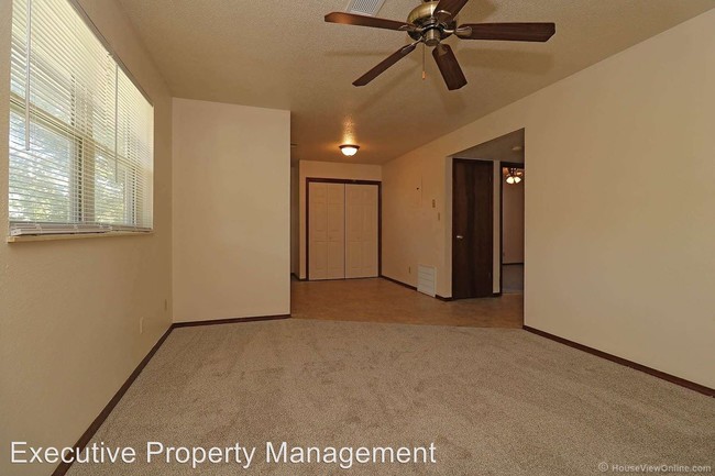 Building Photo - 2830 Whitener St