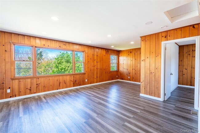 Foto del edificio - 315 Lake Dr