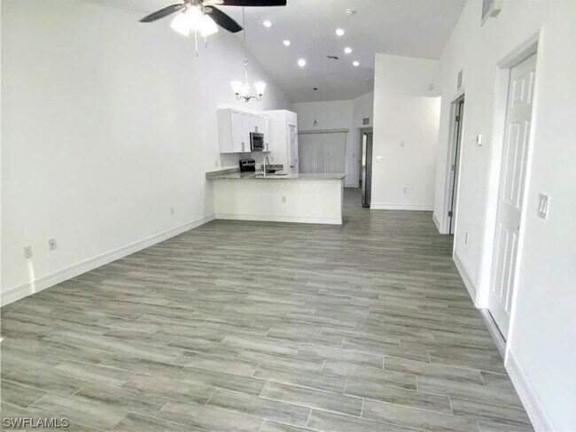 Foto del edificio - 1513 Gilbert Ave S