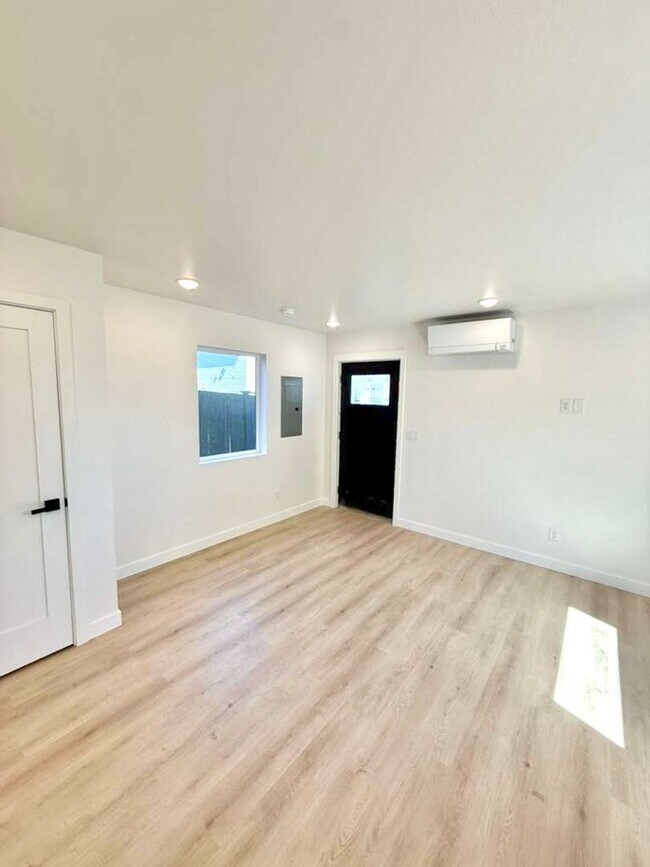 Foto del edificio - Arbor Heights 2-Bedroom Home in a Prime Location