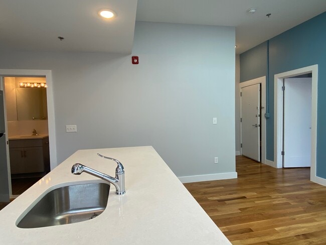 Building Photo - 2040 Kennedy