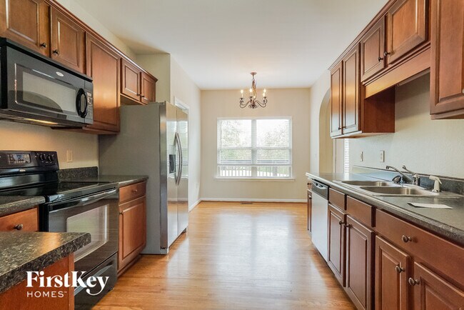 Foto del edificio - 240 Lime Creek Ln