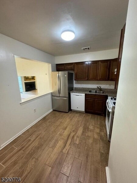 Building Photo - 13 De Palma Ct