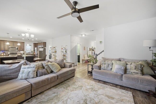 Building Photo - Welcome to this beautiful 4 Bedroom, 2.5 bathroom home nestled in a quiet community in Suffolk!