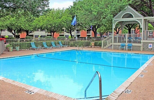 Foto del edificio - 701 W Longspur Blvd