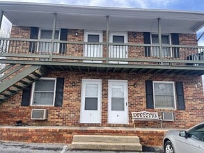 Building Photo - 43 Pleasant Hill Rd