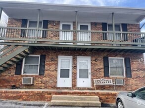Building Photo - 39 Pleasant Hill Rd