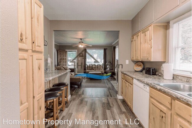 Building Photo - 3 br, 2 bath House - 1324 N 7th St