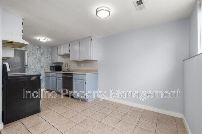 Building Photo - 80 N 400 E