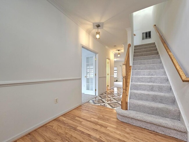 Building Photo - 6745 Sullivan Way