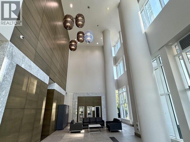 Building Photo - 4900 Lennox Ln