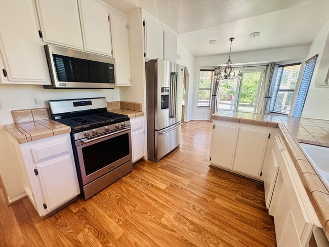 Foto del edificio - Renovated 3 bd, 2 ba in Sky Harbor