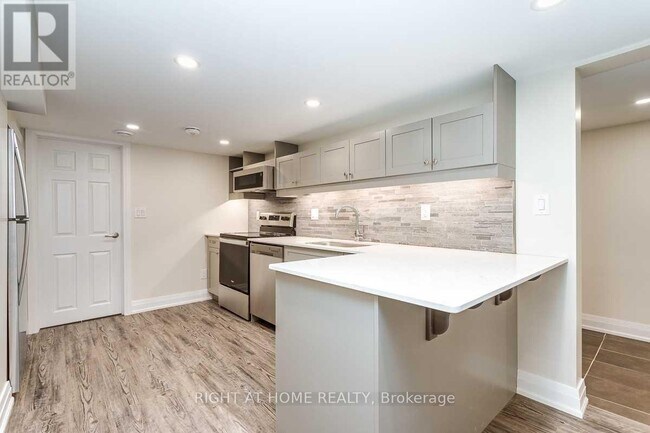 Photo du bâtiment - 691 Simcoe St N