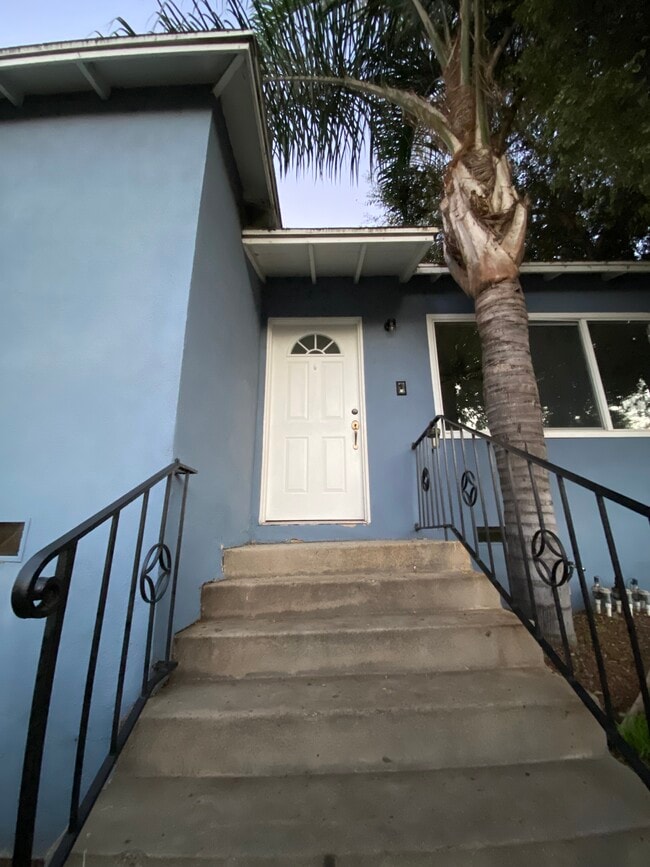 Building Photo - 1044 Tremont St