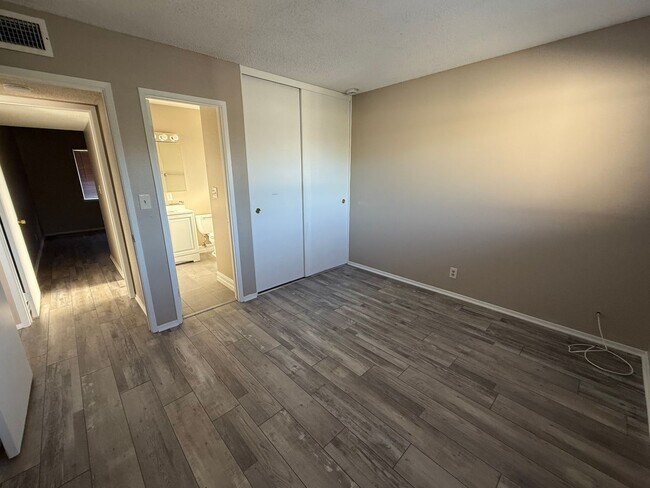 Foto del edificio - Victorville Green Tree Home- Refurbished 4 Bedrooms, 2 Bathrooms, New Paint,