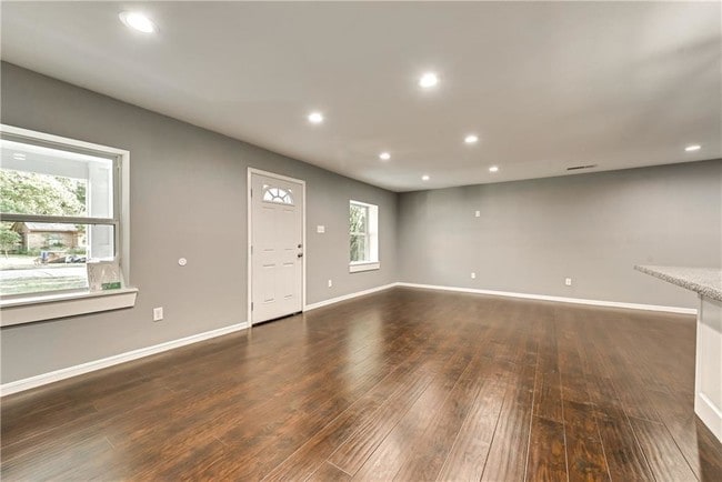 Building Photo - 2407 El Capitan Dr