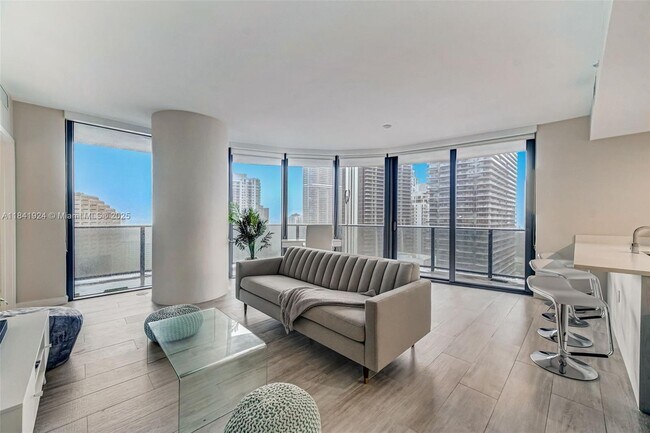 Foto del edificio - 45 SW 9th St