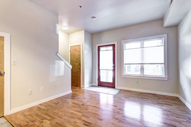 Building Photo - Renovated 1 Bedroom 1 Bathroom Townhome in the Posh Steel Yards Development! Available July 2025