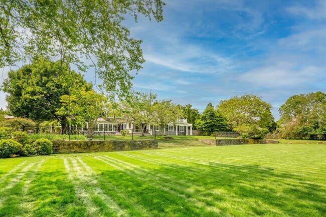 Building Photo - 914 Ocean Rd