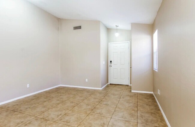 Foto del edificio - 5144 W Fraktur Rd