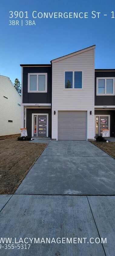 Foto principal - 3901 Convergence St