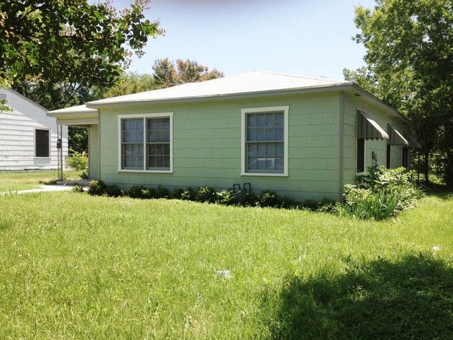 Building Photo - 3418 Shelby Ave