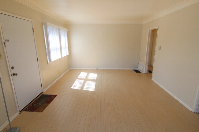 Building Photo - 1323 Centinela Ave