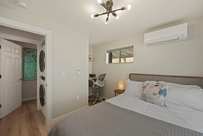 Foto del edificio - 5116 S Brighton St