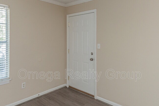 Building Photo - 3232 Westbrook Dr