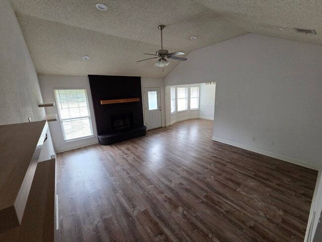 Foto del edificio - 209 W Billington Dr