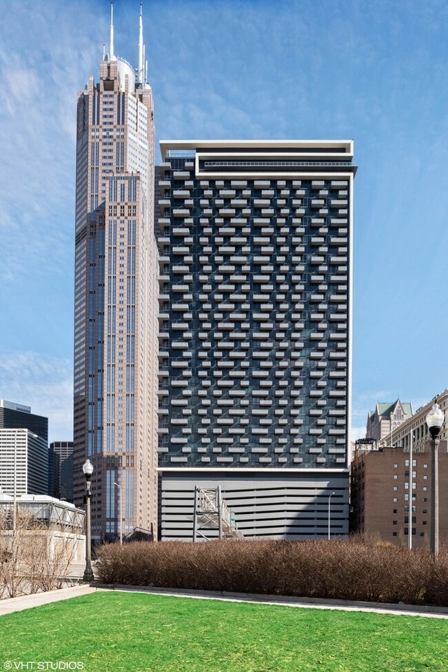 Building Photo - 235 W Van Buren St