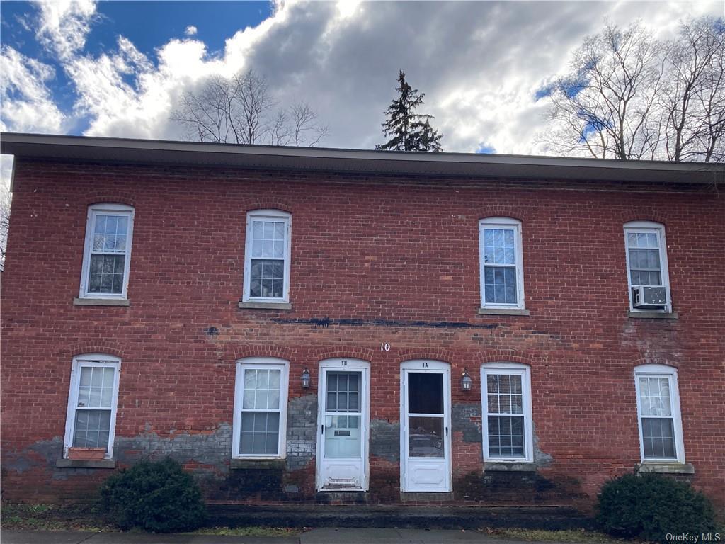 Primary Photo - 10 Holmes St