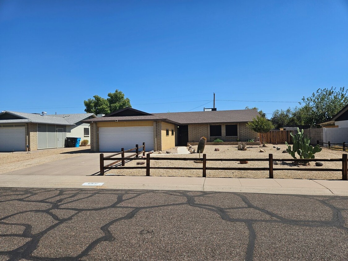 Foto principal - Adorable and spacious North Valley home