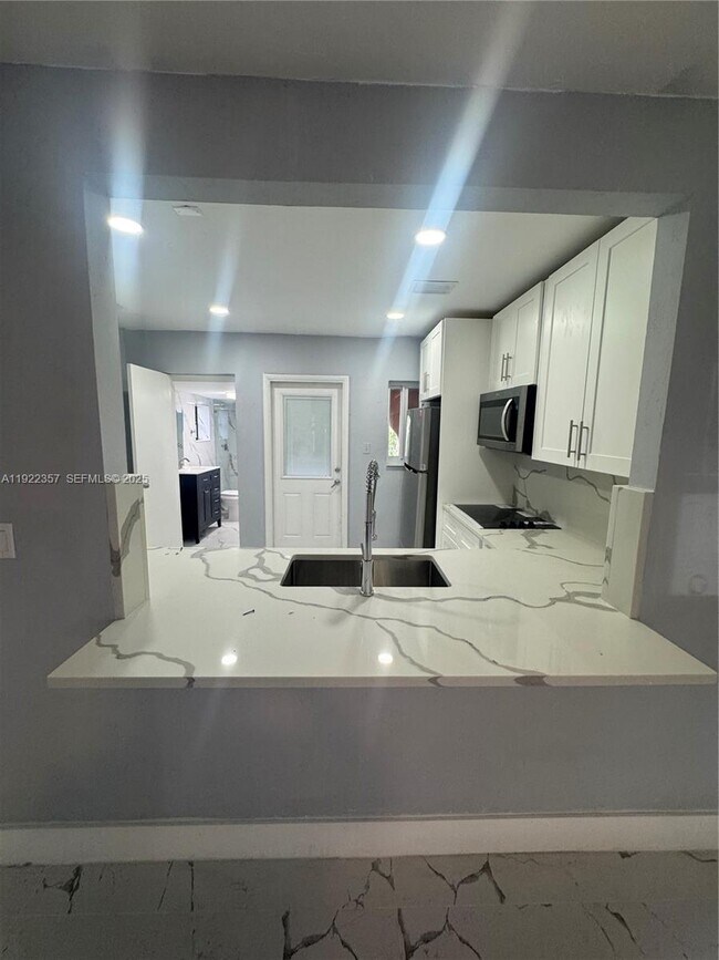 Foto del edificio - 1171 NE 161st Terrace