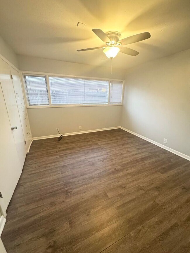 Foto del edificio - 1111 N Carrizo St